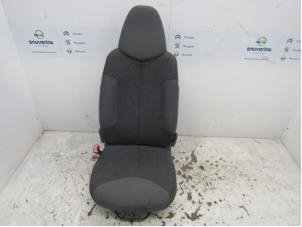 Używane Fotel lewy Peugeot 107 1.0 12V Cena € 70,00 Procedura marży oferowane przez Snuverink Autodemontage