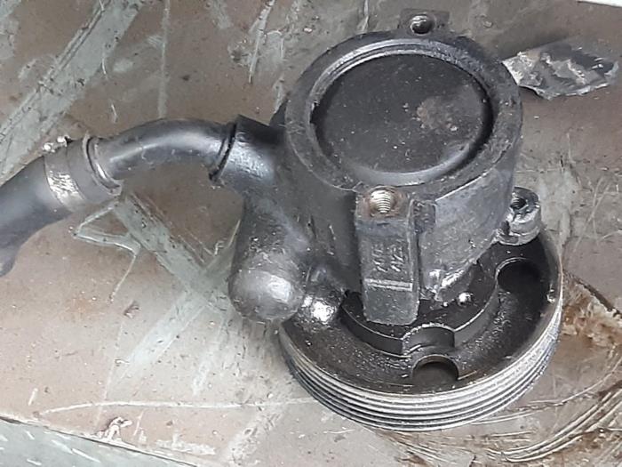 Usagé Pompe direction assistée Peugeot Boxer (230L) 2.5TD di 350M 12V Prix € 42,33 Prix TTC proposé par Snuverink Autodemontage