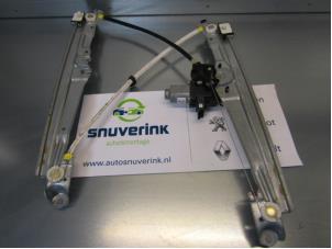 Used Window mechanism 4-door, front right Renault Scénic IV (RFAJ) 1.2 TCE 130 16V Price on request offered by Snuverink Autodemontage