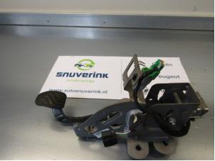 Used Brake pedal Renault Scénic IV (RFAJ) 1.2 TCE 130 16V Price € 60,00 Margin scheme offered by Snuverink Autodemontage