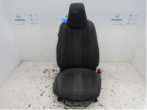 Gebrauchte Sitz rechts Peugeot 308 (L3/L8/LB/LH/LP) 1.2 12V e-THP PureTech 110 Preis € 200,00 Margenregelung angeboten von Snuverink Autodemontage