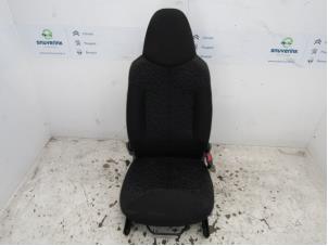 Używane Fotel prawy Peugeot 107 1.0 12V Cena € 75,00 Procedura marży oferowane przez Snuverink Autodemontage