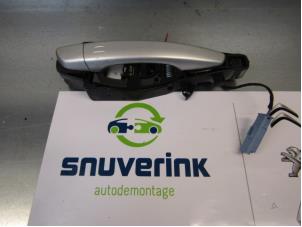 Used Front door handle 4-door, right Peugeot 308 (L3/L8/LB/LH/LP) 1.2 12V e-THP PureTech 110 Price € 80,00 Margin scheme offered by Snuverink Autodemontage