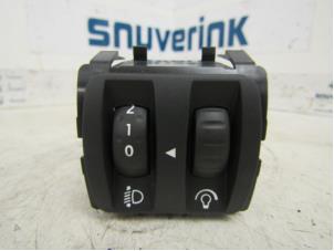 Used AIH headlight switch Renault Zoé (AG) 65kW Price € 24,20 Inclusive VAT offered by Snuverink Autodemontage