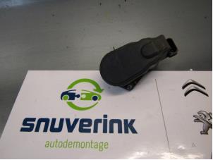 Usagé Moteur frein à main Peugeot 308 (L3/L8/LB/LH/LP) 1.2 12V e-THP PureTech 110 Prix € 80,00 Règlement à la marge proposé par Snuverink Autodemontage