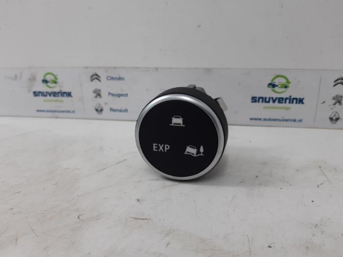 Usados Interruptor ESP Renault Captur Precio € 127,50 Norma de margen ofrecido por Snuverink Autodemontage