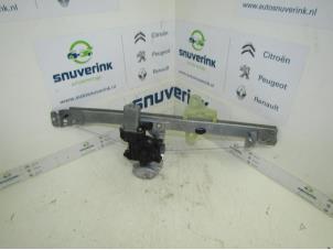 Used Window mechanism 4-door, front right Renault Clio IV (5R) 0.9 Energy TCE 90 12V Price € 30,00 Margin scheme offered by Snuverink Autodemontage
