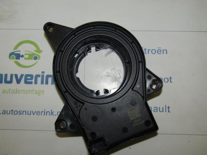 Steering angle sensor from a Renault Clio IV (5R) 0.9 Energy TCE 90 12V 2016