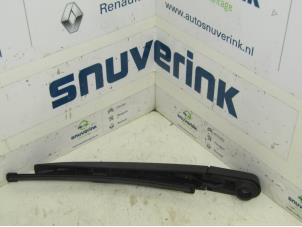 Used Rear wiper arm Renault Clio IV (5R) 0.9 Energy TCE 90 12V Price € 15,00 Margin scheme offered by Snuverink Autodemontage