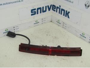 Used Third brake light Renault Clio IV (5R) 0.9 Energy TCE 90 12V Price € 25,00 Margin scheme offered by Snuverink Autodemontage