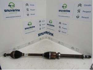Used Front drive shaft, right Renault Clio IV (5R) 0.9 Energy TCE 90 12V Price € 90,00 Margin scheme offered by Snuverink Autodemontage