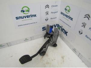Used Clutch pedal Renault Clio IV (5R) 0.9 Energy TCE 90 12V Price € 60,00 Margin scheme offered by Snuverink Autodemontage