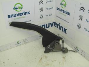 Used Parking brake lever Renault Clio IV (5R) 0.9 Energy TCE 90 12V Price € 35,00 Margin scheme offered by Snuverink Autodemontage