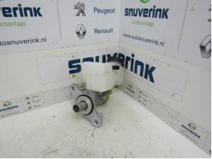 Used Master cylinder Renault Clio IV (5R) 0.9 Energy TCE 90 12V Price € 30,00 Margin scheme offered by Snuverink Autodemontage
