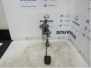 Used Clutch pedal Renault Captur (2R) 0.9 Energy TCE 12V Price € 60,00 Margin scheme offered by Snuverink Autodemontage