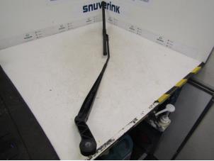 Used Front wiper arm Fiat Ducato (250) 2.3 D 130 Multijet Price € 30,25 Inclusive VAT offered by Snuverink Autodemontage