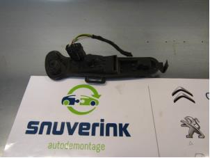 Używane Plytka obwodów drukowanych tylnego swiatla pozycyjnego prawego Citroen C4 Coupé (LA) 1.6 16V Cena € 30,00 Procedura marży oferowane przez Snuverink Autodemontage