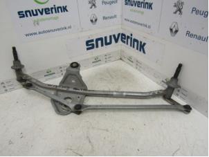 Used Wiper mechanism Renault Trafic New (FL) 2.5 dCi 16V 145 Price € 36,30 Inclusive VAT offered by Snuverink Autodemontage