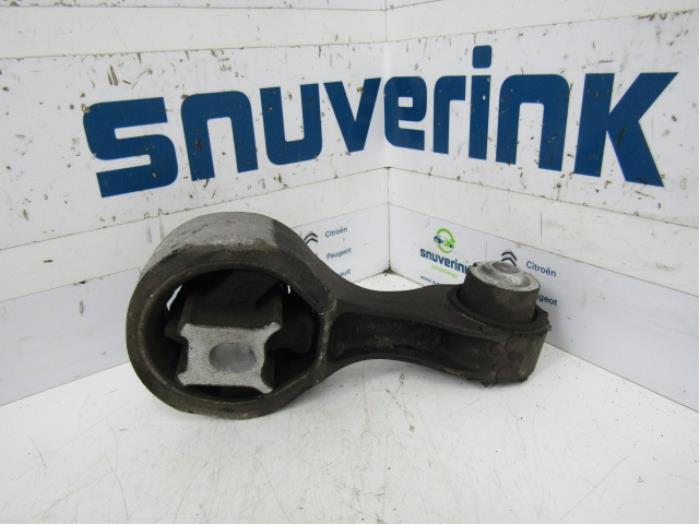 Used Engine mount Renault Trafic New (FL) 2.0 dCi 16V 90 Price € 30,25 Inclusive VAT offered by Snuverink Autodemontage