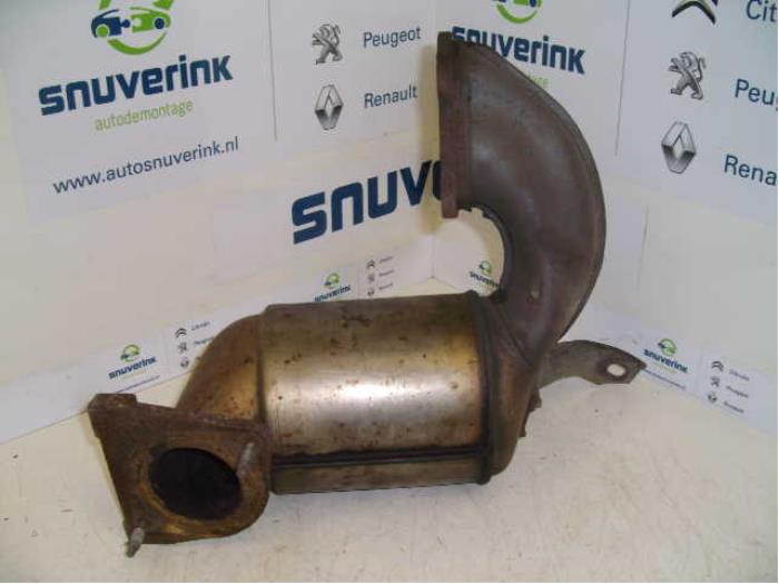 Catalytic converter from a Renault Trafic New (FL) 1.9 dCi 82 16V 2003