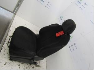 Używane Fotel lewy Citroen C4 Picasso (UD/UE/UF) 1.8 16V Cena € 100,00 Procedura marży oferowane przez Snuverink Autodemontage