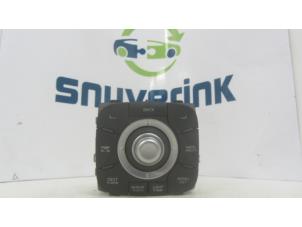 Used Radio control panel Renault Scénic III (JZ) 1.4 16V TCe 130 Price € 50,00 Margin scheme offered by Snuverink Autodemontage