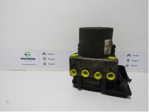Usagé Pompe ABS Peugeot Boxer (U9) 2.2 HDi 100 Euro 4 Prix € 181,49 Prix TTC proposé par Snuverink Autodemontage