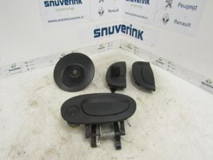 Used Set of locks Renault Kangoo (KC) 1.6 16V Price € 40,00 Margin scheme offered by Snuverink Autodemontage