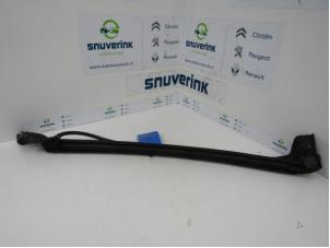 Used Rear window seal Peugeot 307 CC (3B) 2.0 16V Price on request offered by Snuverink Autodemontage