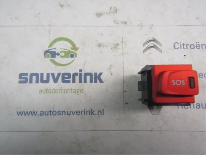 Gebrauchte Schalter Citroen C4 Cactus (0B/0P) 1.2 PureTech 110 12V Preis € 20,00 Margenregelung angeboten von Snuverink Autodemontage