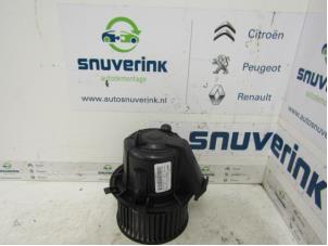 Used Heating and ventilation fan motor Citroen C4 Cactus (0B/0P) 1.2 PureTech 110 12V Price € 50,00 Margin scheme offered by Snuverink Autodemontage