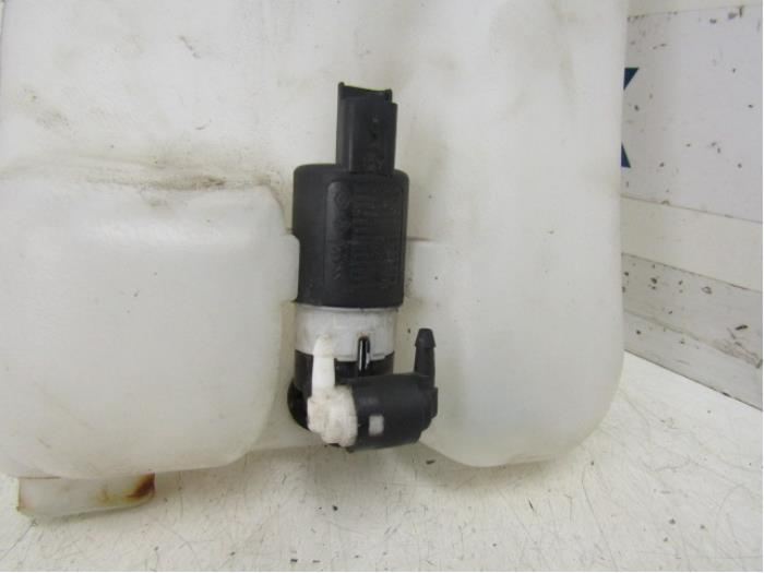 Front windscreen washer reservoir from a Renault Megane III Grandtour (KZ) 1.4 16V TCe 130 2010