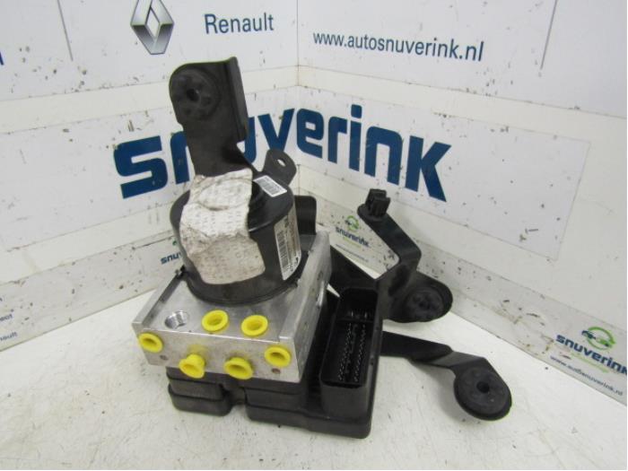 ABS pump from a Renault Megane III Grandtour (KZ) 1.4 16V TCe 130 2010