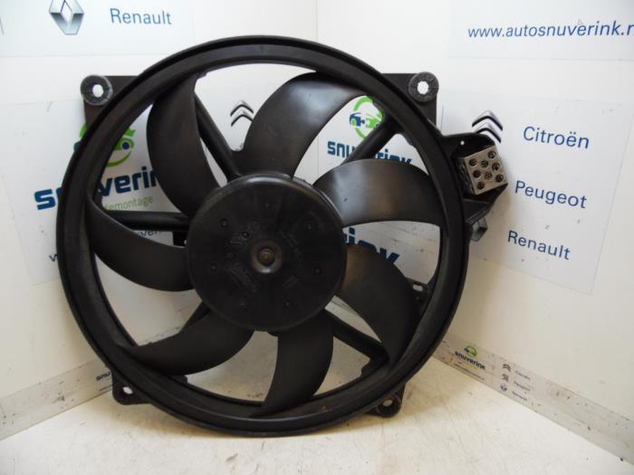 Używane Silnik wentylatora Renault Megane III Grandtour (KZ) 1.4 16V TCe 130 Cena € 45,89 Procedura marży oferowane przez Snuverink Autodemontage