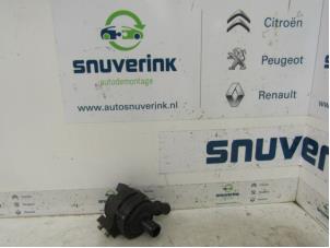 Used Water pump Renault Megane III Grandtour (KZ) 1.4 16V TCe 130 Price € 25,00 Margin scheme offered by Snuverink Autodemontage