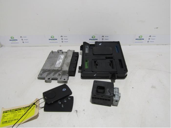 Engine management computer Renault Zoé (AG), 2012 46kW, Hatchback, 4-dr, Electric, 46kW (63pk), FWD, 5AM450; 5AMB4; 5AQ601, 2012-06, AGVYA; AGVYC (Used)