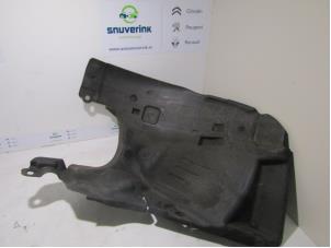 Used Wheel arch liner Renault Zoé (AG) 65kW Price € 24,20 Inclusive VAT offered by Snuverink Autodemontage