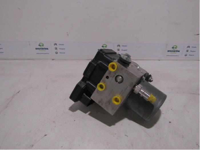 Usagé Bloc ABS Renault Zoé (AG) 46kW Prix € 102,85 Prix TTC proposé par Snuverink Autodemontage