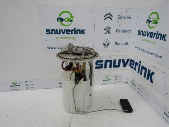 Electric fuel pump from a Renault Megane III Grandtour (KZ) 1.5 dCi 110 2012