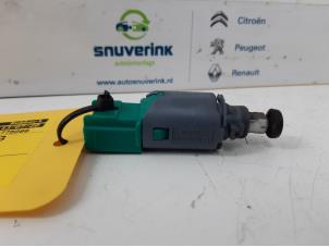 Used Clutch switch Renault Megane III Grandtour (KZ) 1.5 dCi 110 Price on request offered by Snuverink Autodemontage