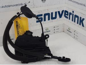 Used Rear door mechanism 4-door, right Renault Clio IV (5R) 0.9 Energy TCE 90 12V Price € 35,00 Margin scheme offered by Snuverink Autodemontage