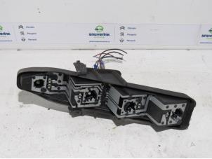 Used PCB, right taillight Renault Grand Scénic II (JM) 2.0 16V Price € 20,00 Margin scheme offered by Snuverink Autodemontage