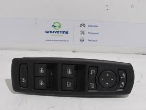 Used Multi-functional window switch Renault Megane III Grandtour (KZ) 1.2 16V TCE 115 Price € 40,00 Margin scheme offered by Snuverink Autodemontage