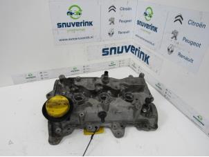 Used Rocker cover Renault Clio IV (5R) 0.9 Energy TCE 90 12V Price € 50,00 Margin scheme offered by Snuverink Autodemontage
