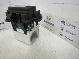 Used Heater resistor Peugeot 2008 (CU) 1.6 HDiF 16V Price € 30,00 Margin scheme offered by Snuverink Autodemontage