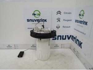 Used Electric fuel pump Peugeot 2008 (CU) 1.6 HDiF 16V Price on request offered by Snuverink Autodemontage