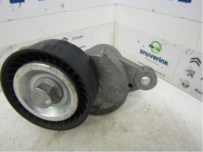 Usados Rodillo tensor correa múltiple Peugeot 2008 (CU) 1.6 HDiF 16V Precio € 25,00 Norma de margen ofrecido por Snuverink Autodemontage