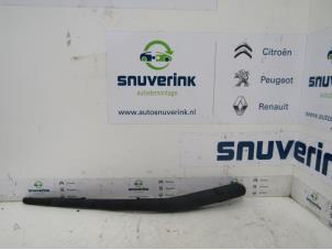 Used Rear wiper arm Peugeot 208 I (CA/CC/CK/CL) 1.4 HDi Price € 35,00 Margin scheme offered by Snuverink Autodemontage