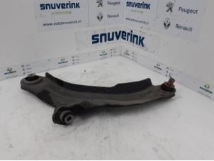 Used Front wishbone, left Renault Clio IV (5R) 1.5 Energy dCi 90 FAP Price € 25,00 Margin scheme offered by Snuverink Autodemontage