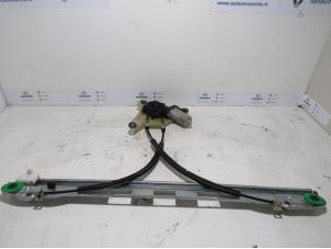 Used Window mechanism 2-door, front right Renault Master IV (MA/MB/MC/MD/MH/MF/MG/MH) 2.3 dCi 16V Price € 60,50 Inclusive VAT offered by Snuverink Autodemontage